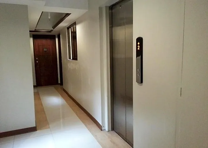 酒店 Stone House 马尼拉